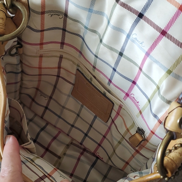 Tan Coach Shoulder Bag Purse - Picture 14 of 17